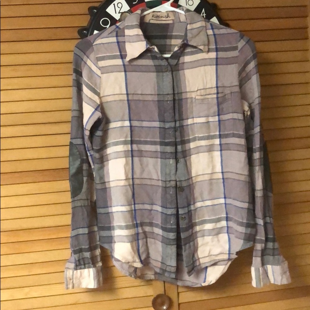 Neutral pink and charcoal tones flannel shirt
